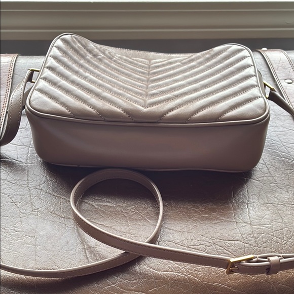 Yves Saint Laurent Tan Quilted Crossbody Bag with Gold Hardware - Picture 5 of 8